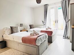 Tanzanite Ground Floor 2BR Apart Pet Friendly