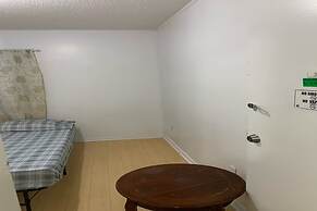 588 Hotel Suites