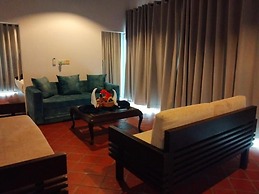 LIV - Unawatuna Beachfront Studio
