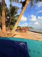 LIV - Unawatuna Beachfront Studio