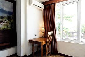 Nusa Dua Moon Hotel