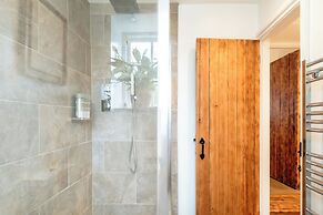 Beautiful One BD Home in Glastonbury