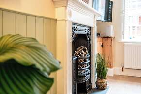 Beautiful One BD Home in Glastonbury