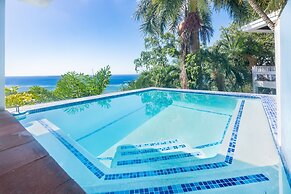 Top Ridge Views 2 Bedroom Home