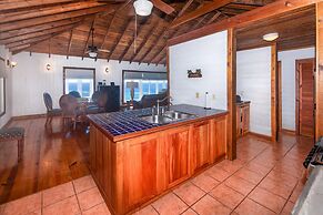 Top Ridge Views 2 Bedroom Home