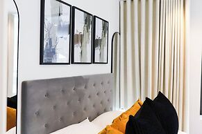 Stylish 1-br at Foreshore Place, Beach Access