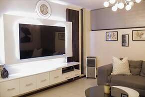 Luxurious, Spacious 2-br
