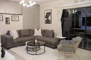 Luxurious, Spacious 2-br