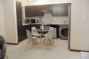 Luxurious, Spacious 2-br