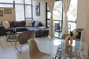 Luxurious, Spacious 2-br