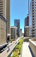 Stylish 1 BR Getaway, Fast Wi-fi, Beach Access