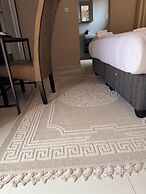 Glitz & Glam Guesthouse