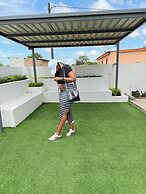 Glitz & Glam Guesthouse