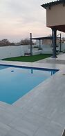 Glitz & Glam Guesthouse