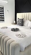 Glitz & Glam Guesthouse