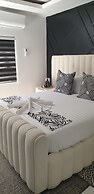 Glitz & Glam Guesthouse