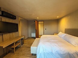 Chateau Montchenot Hotel de Cielo