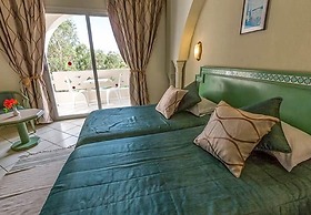 tunsia lodge Hotel