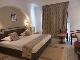 tunsia lodge Hotel