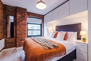Modern 2-bed Flat in Central Leeds - Sleeps 6