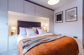 Modern 2-bed Flat in Central Leeds - Sleeps 6