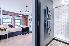 Modern 2-bed Flat in Central Leeds - Sleeps 6