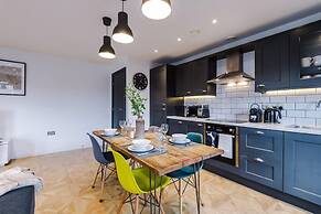 Modern 2-bed Flat in Central Leeds - Sleeps 6