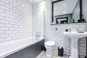 Modern 2-bed Flat in Central Leeds - Sleeps 6