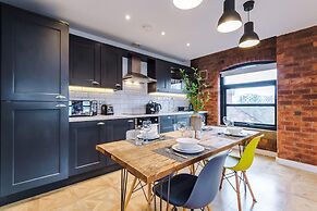 Modern 2-bed Flat in Central Leeds - Sleeps 6