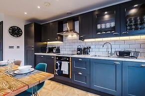Modern 2-bed Flat in Central Leeds - Sleeps 6