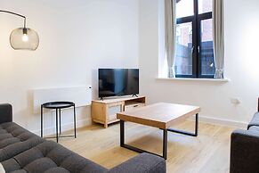 Modern 4-bed Apartment Leeds Business District