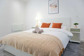 Modern 4-bed Apartment Leeds Business District