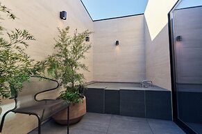 Quiet TOKYO Kakinokizaka Nagi