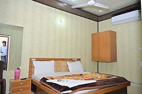 Hotel Awadh Vilas