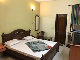Hotel D R International