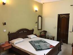 Hotel D R International