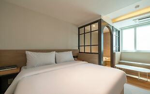 Busan Yongho-dong Athena Hotel