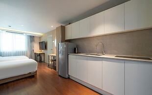 Busan Yongho-dong Athena Hotel