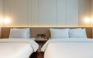 Busan Yongho-dong Athena Hotel