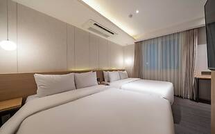 Busan Yongho-dong Athena Hotel