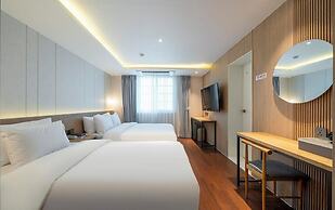 Busan Yongho-dong Athena Hotel