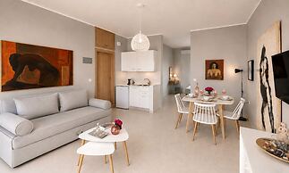 Art Apartments