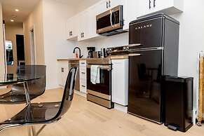 Dundas and Brock Suites