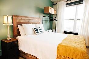 Dundas and Brock Suites