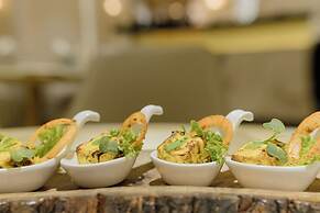 Orana Hotel and Convention