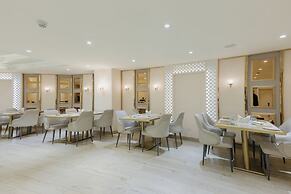 Orana Hotel and Convention