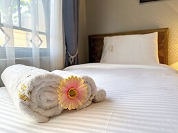 Vee Serviced Apartments & Hotel