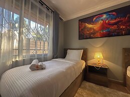Vee Serviced Apartments & Hotel
