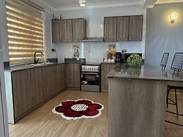 Vee Serviced Apartments & Hotel