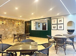 Vee Serviced Apartments & Hotel